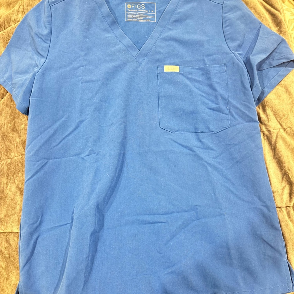 Figs Catarina One pocket scrub top,  Blue V-Neck, good condition. M